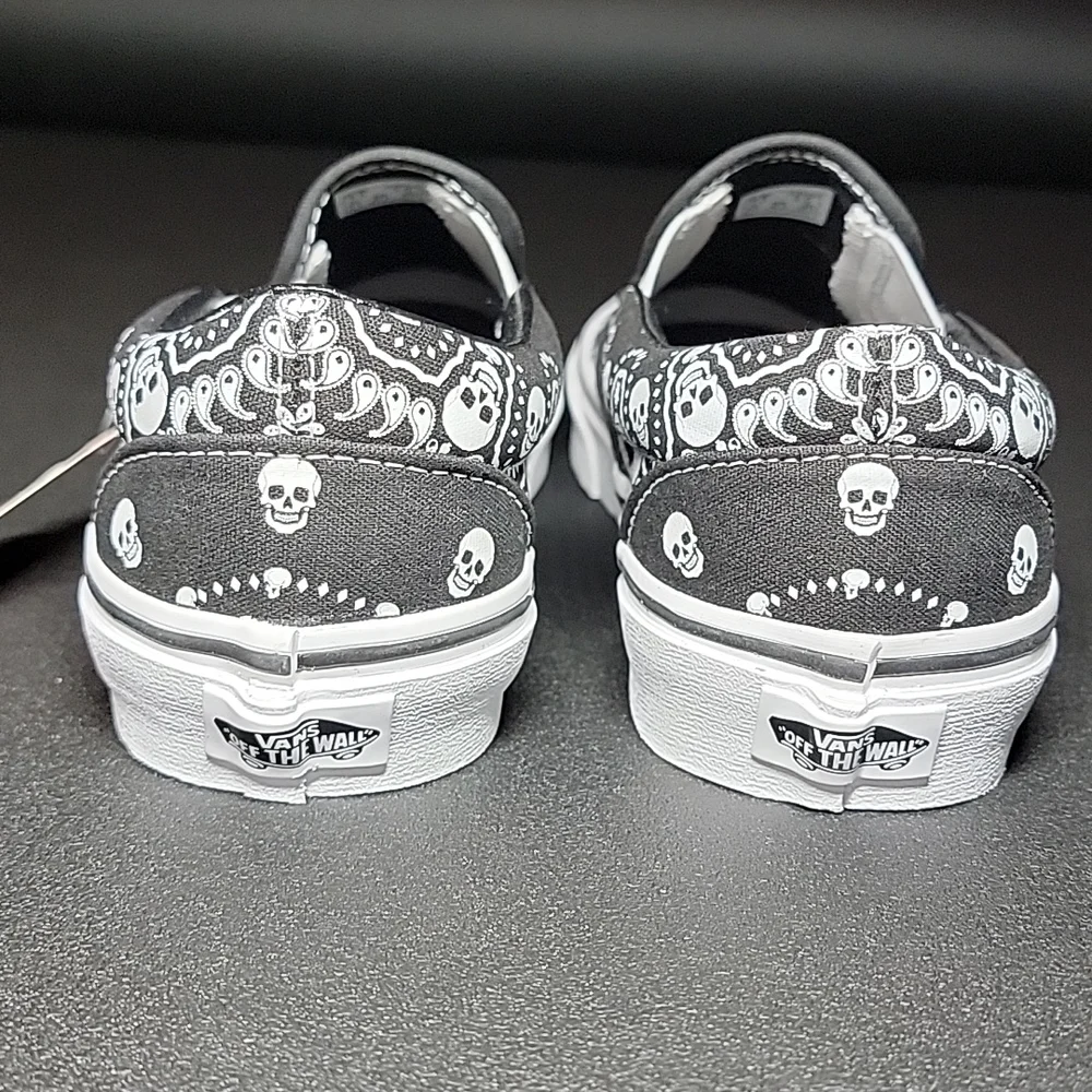 Vans Bandana Skull Classic Slip-On Shoes Women's 8.5 LAST ONE LEFT!!! - Picture 6 of 11
